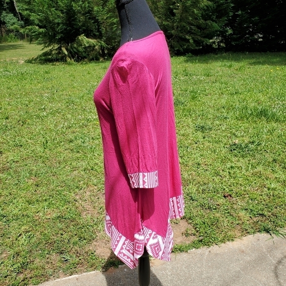 Pink sharkbite top 3/4 sleeve Large EUC - Picture 2 of 4